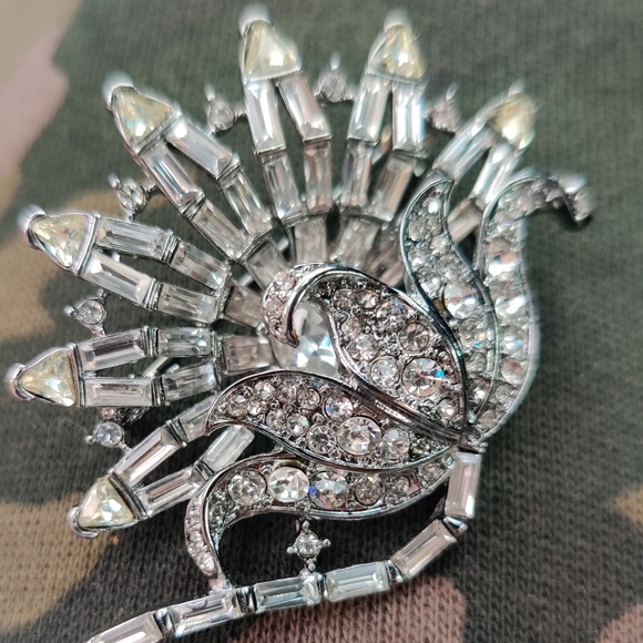 Signed Anne Klein Sparkly Crystals - Picture 10 of 11